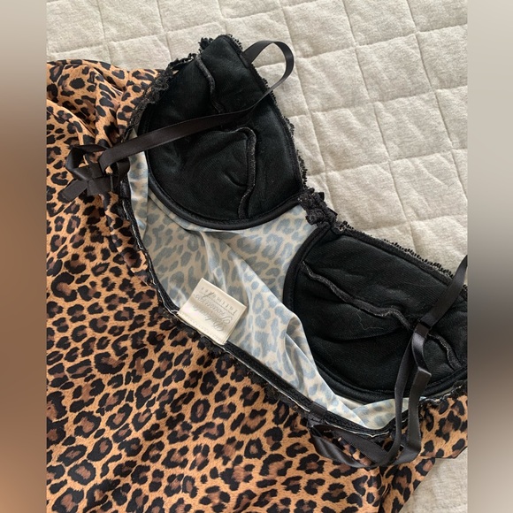 Victoria's Secret Leopard Print Chemise with Black Lace Trim - Picture 7 of 9